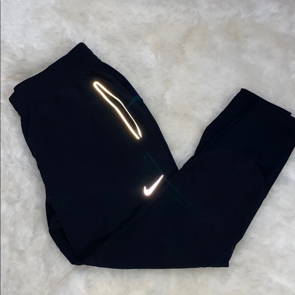 Women’s Nike running legging - reflective